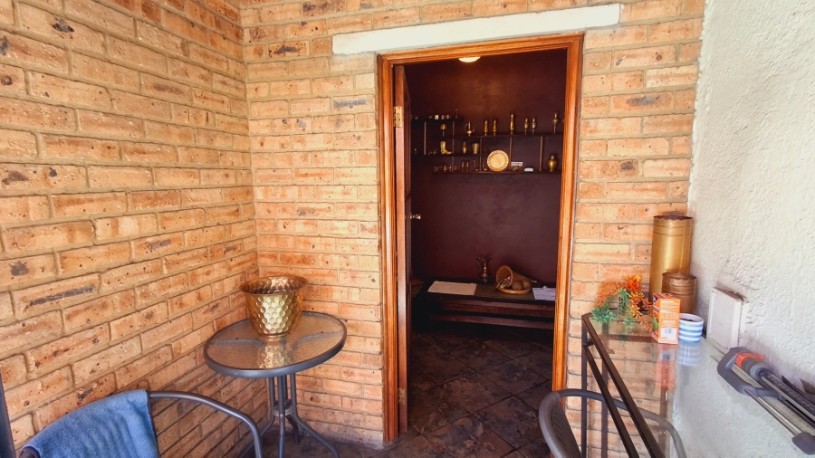 3 Bedroom Property for Sale in Roodia Free State